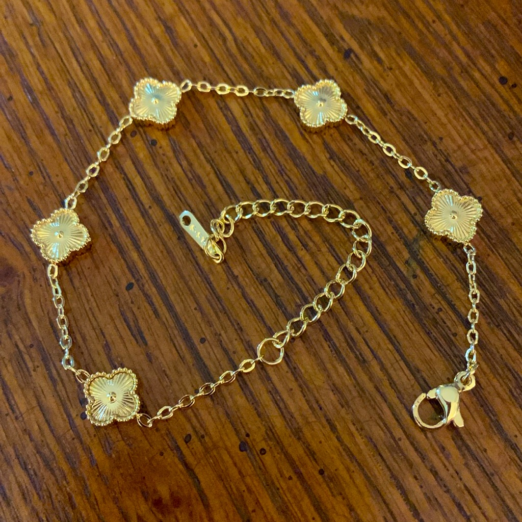 Gold Clover Chain Bracelet